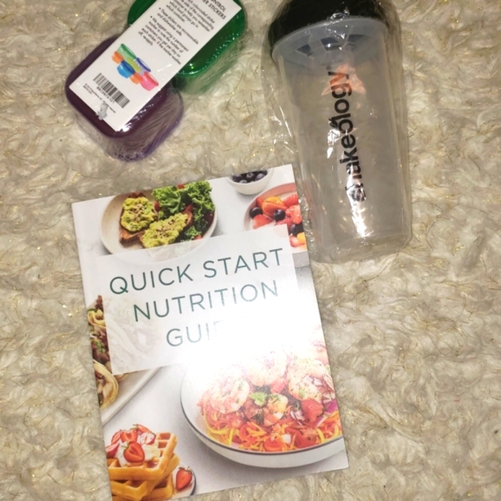 NWOT Beachbody shaker and  portion container bundle!! - Picture 7 of 7